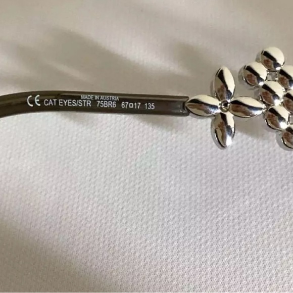 Louis Vuitton Cat eye sunglasses! Limited 2003 edition. Numbered with case&box! - Picture 5 of 9